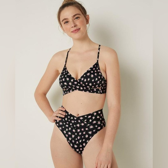 High-waisted Bikini &
Mini Skirt Cover-up PINK Victoria's Secret - Picture 2 of 8